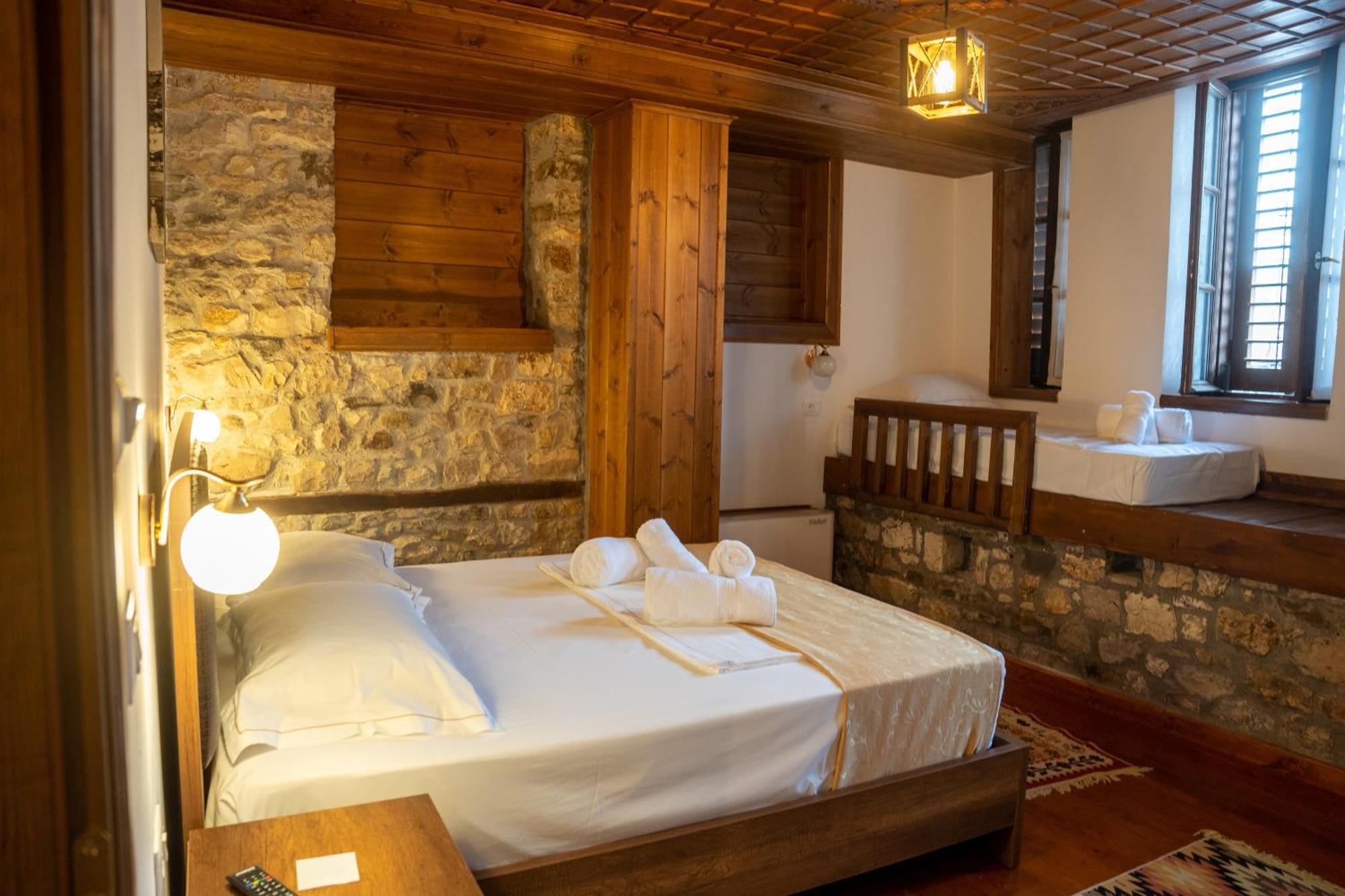 Hotel Kapllani Berat Quarto foto