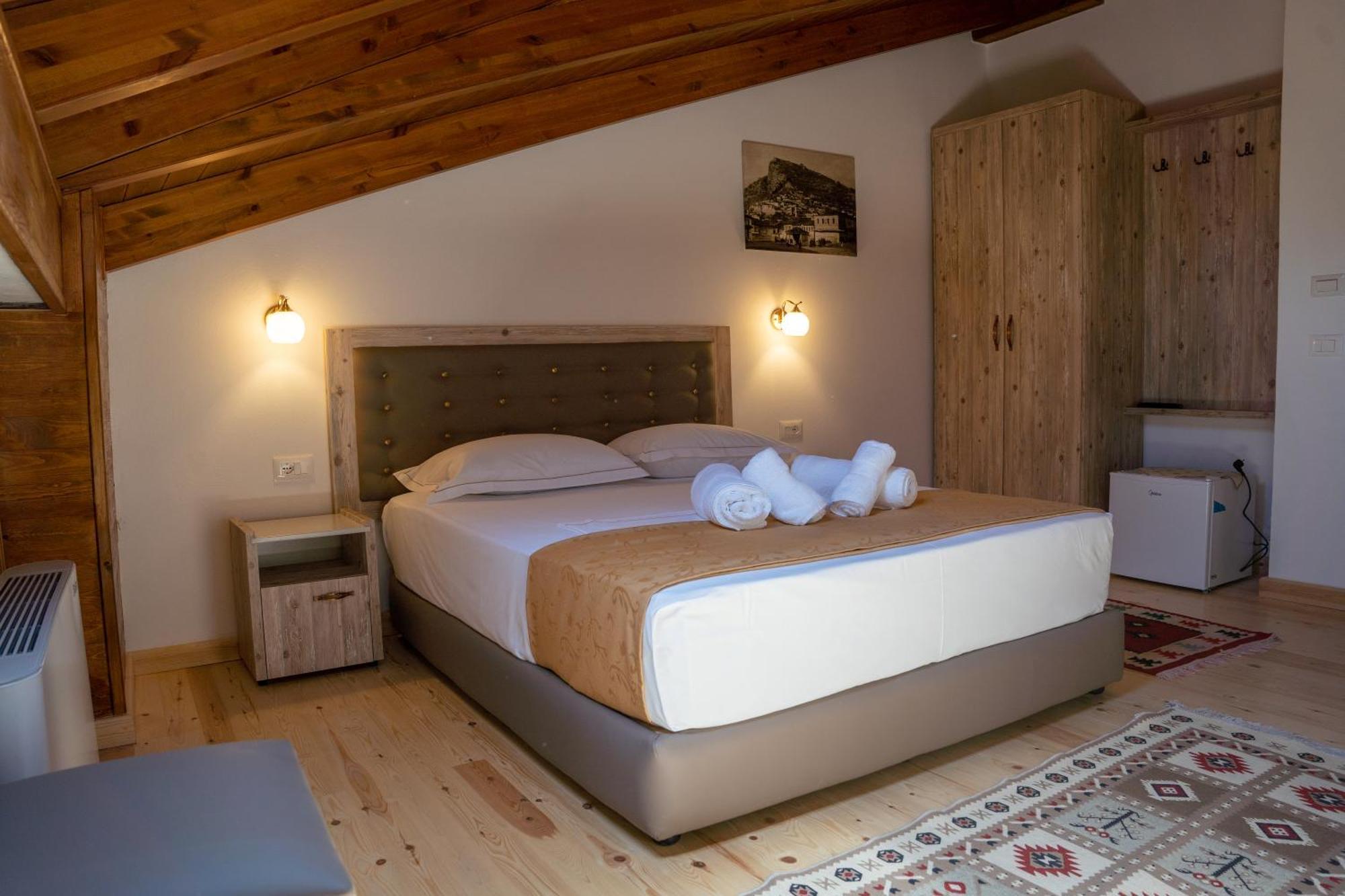 Hotel Kapllani Berat Quarto foto