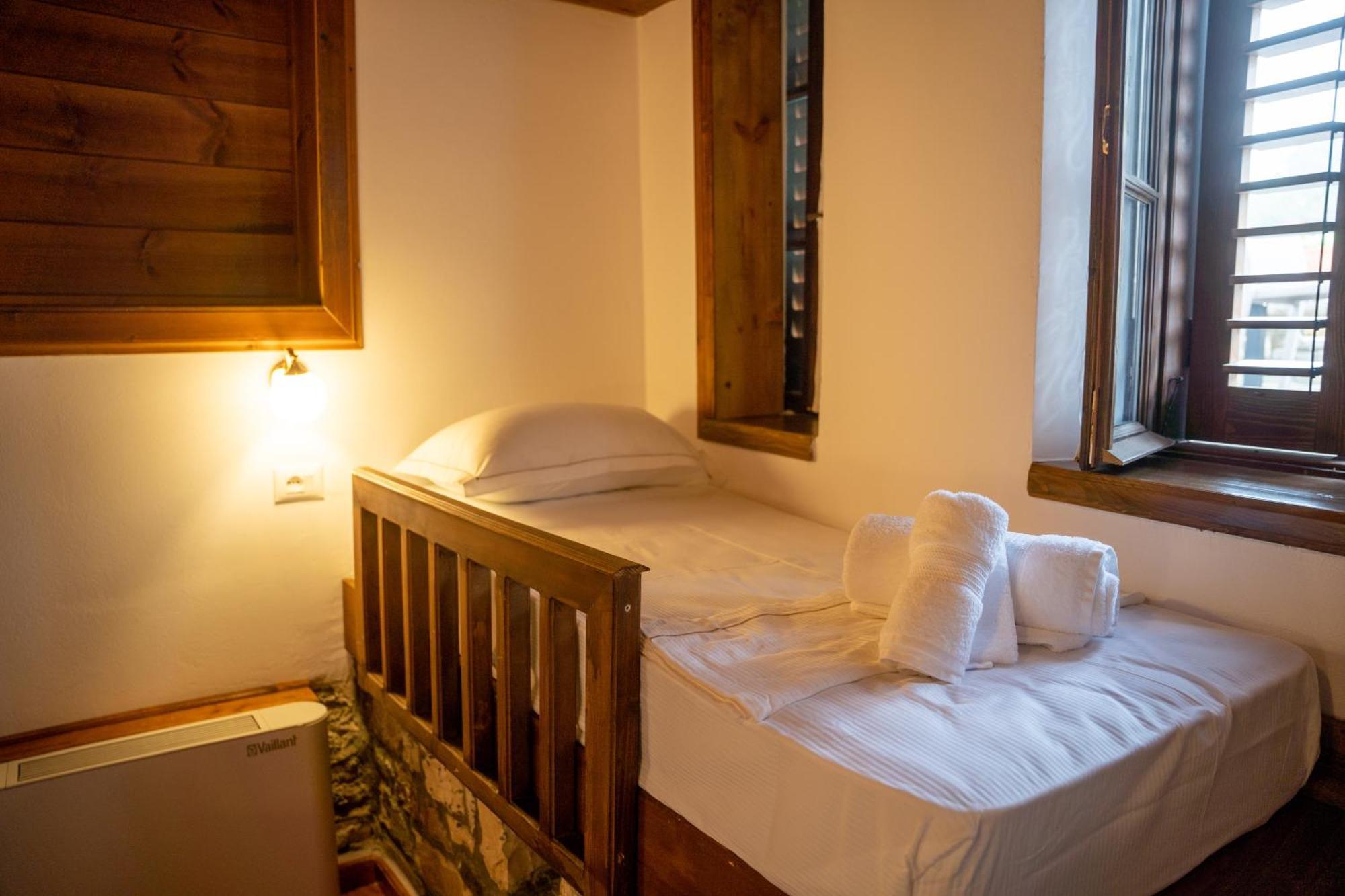 Hotel Kapllani Berat Quarto foto