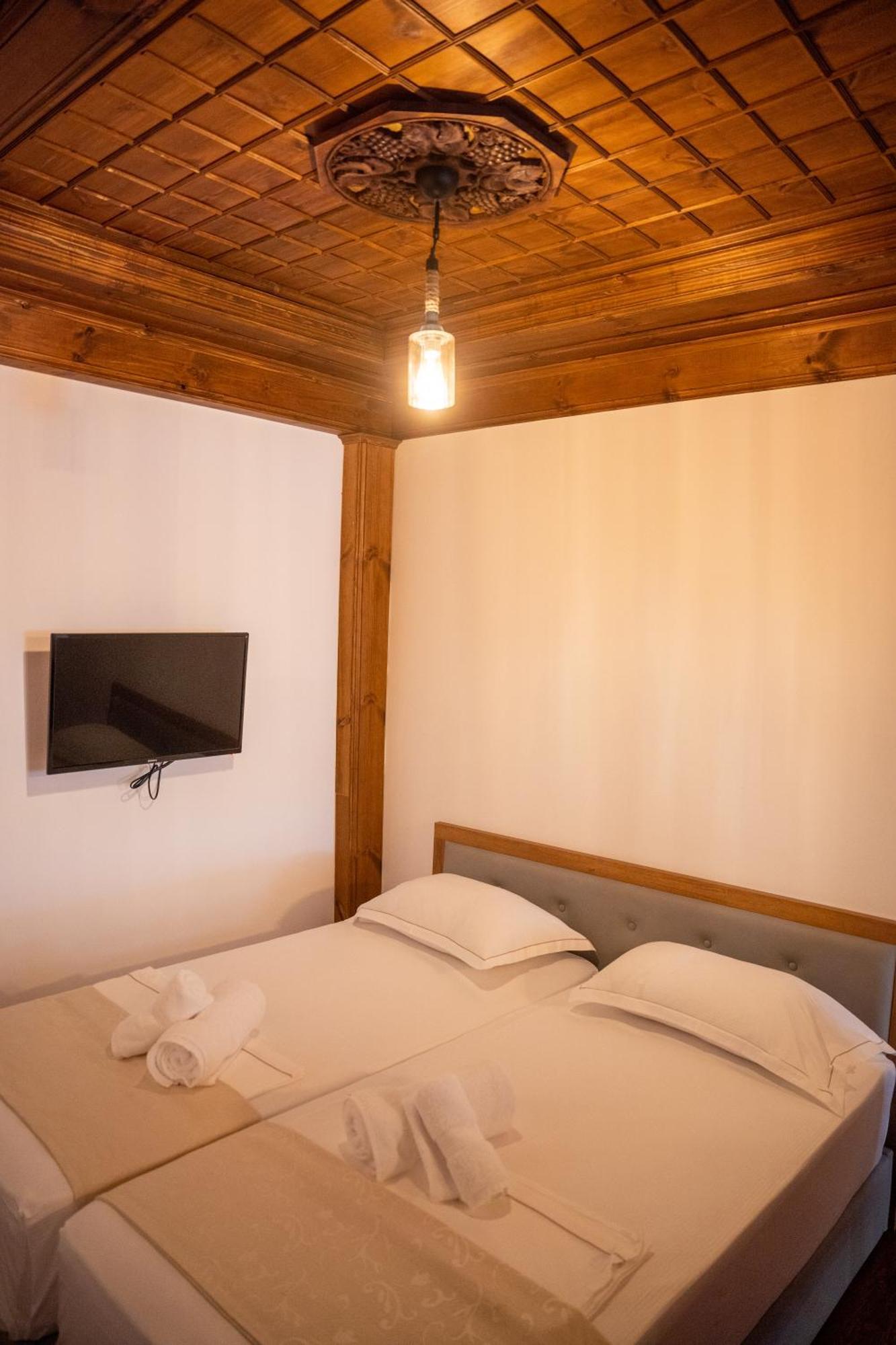 Hotel Kapllani Berat Quarto foto
