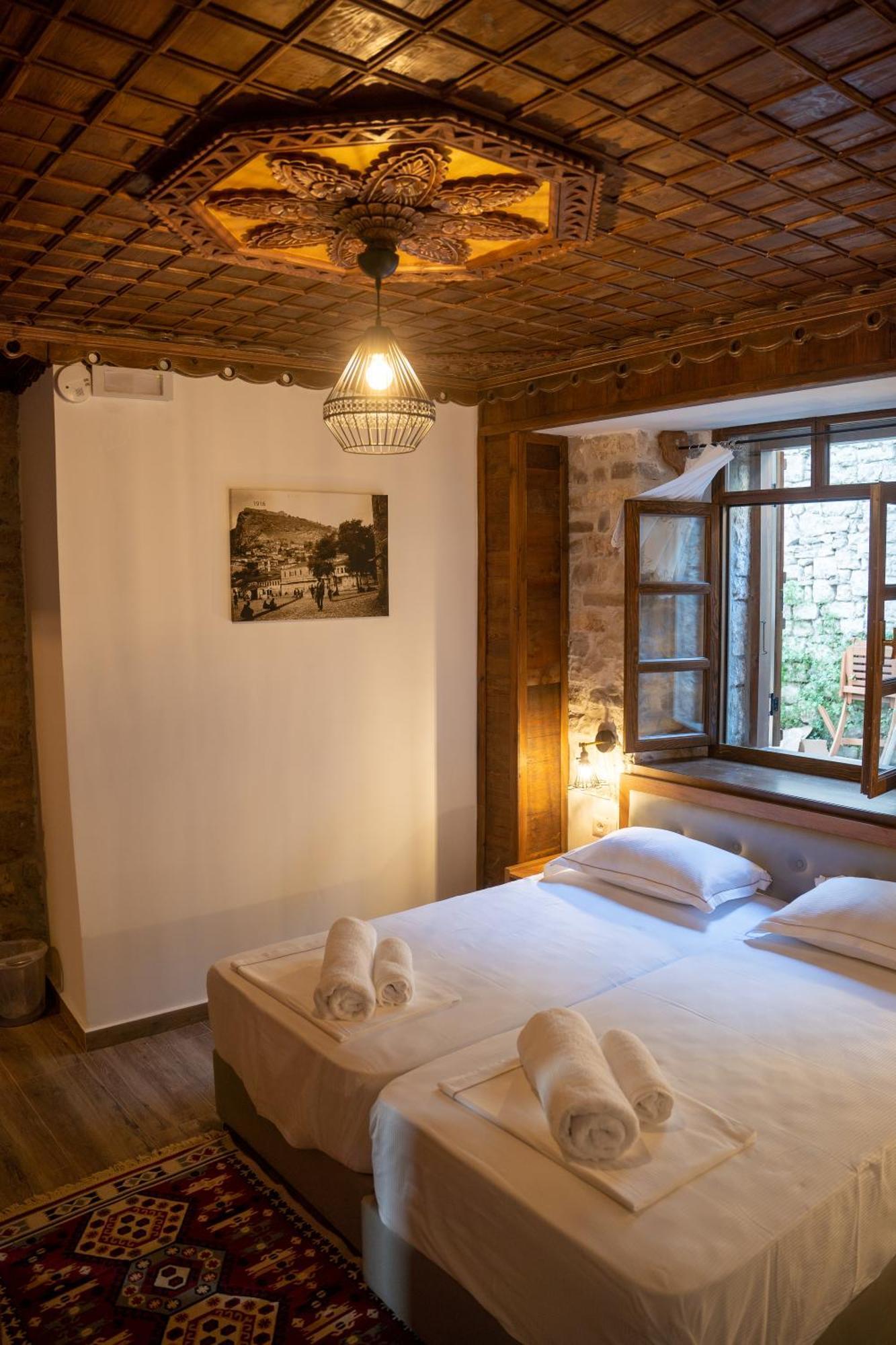 Hotel Kapllani Berat Quarto foto