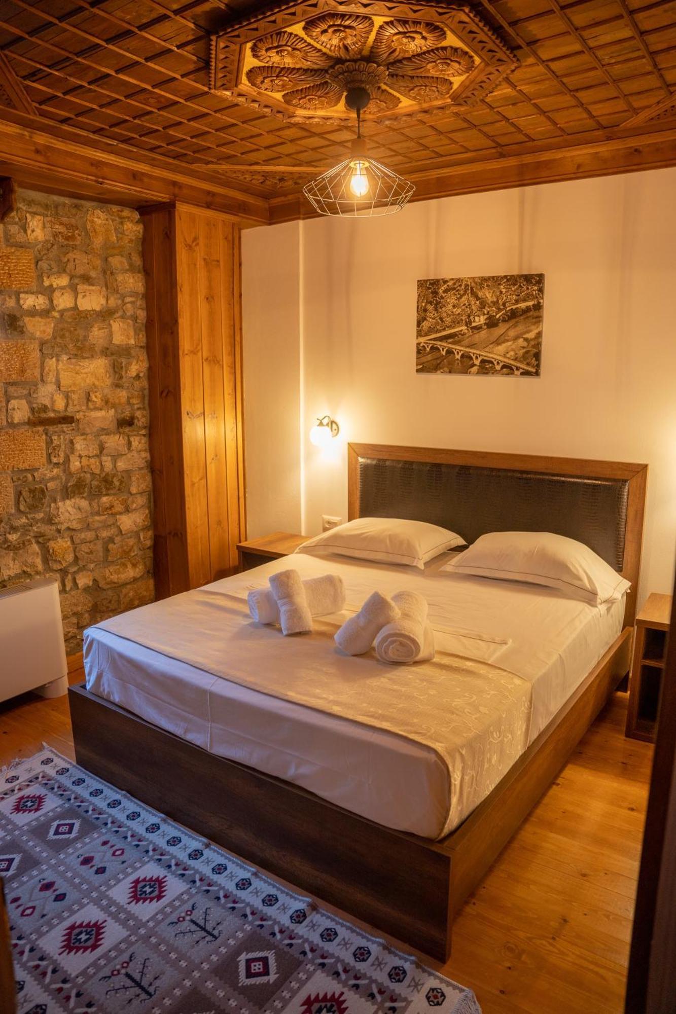 Hotel Kapllani Berat Quarto foto