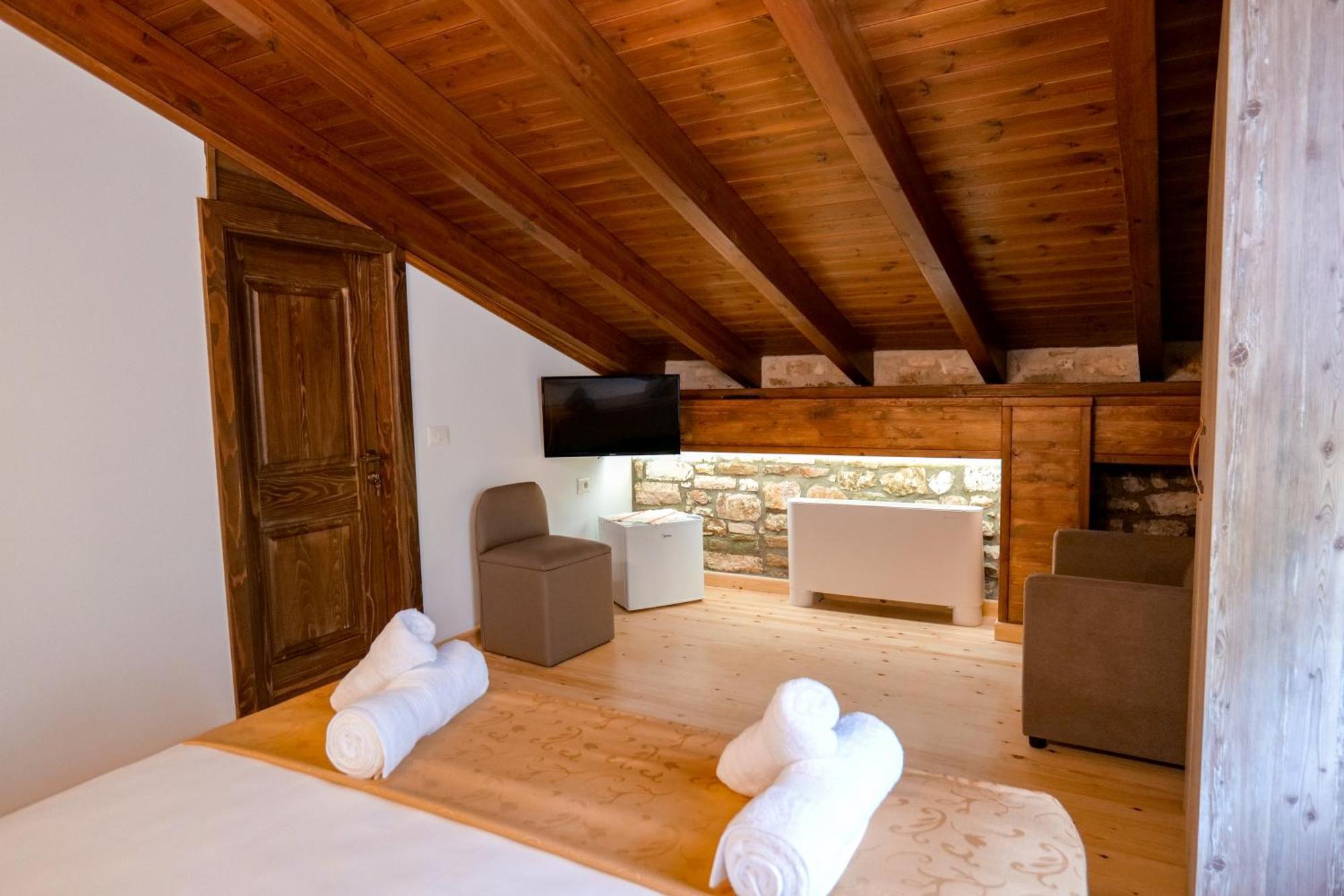 Hotel Kapllani Berat Quarto foto